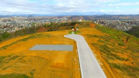 Imagem aérea mostra lote e rua modelos, um dos 7 diferenciais imperdíveis do Soma Altavista