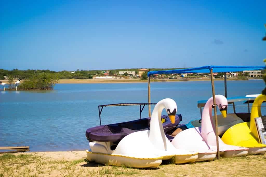 Praia de Barra Nova ilustra post sobre praias para bombar no verão do Espirito Santo. Foto de Arlys Batista.