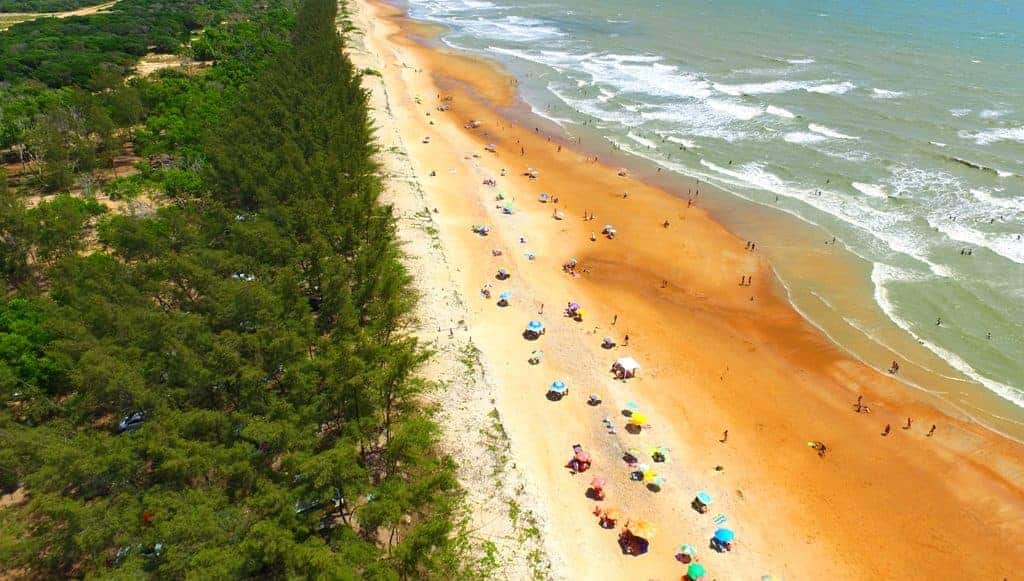 Ir à praia de Guriri