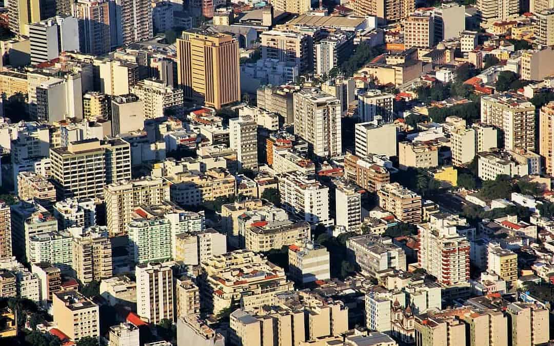 Imagem de cidade ilustra post sobre o que é PDM, o Plano Diretor Municipal, no blog da Soma Urbanismo