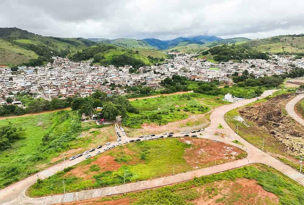 Imagem aérea de loteamento Soma Urbanismo. Imagem ilustrativa para post sobre investir em lotes.