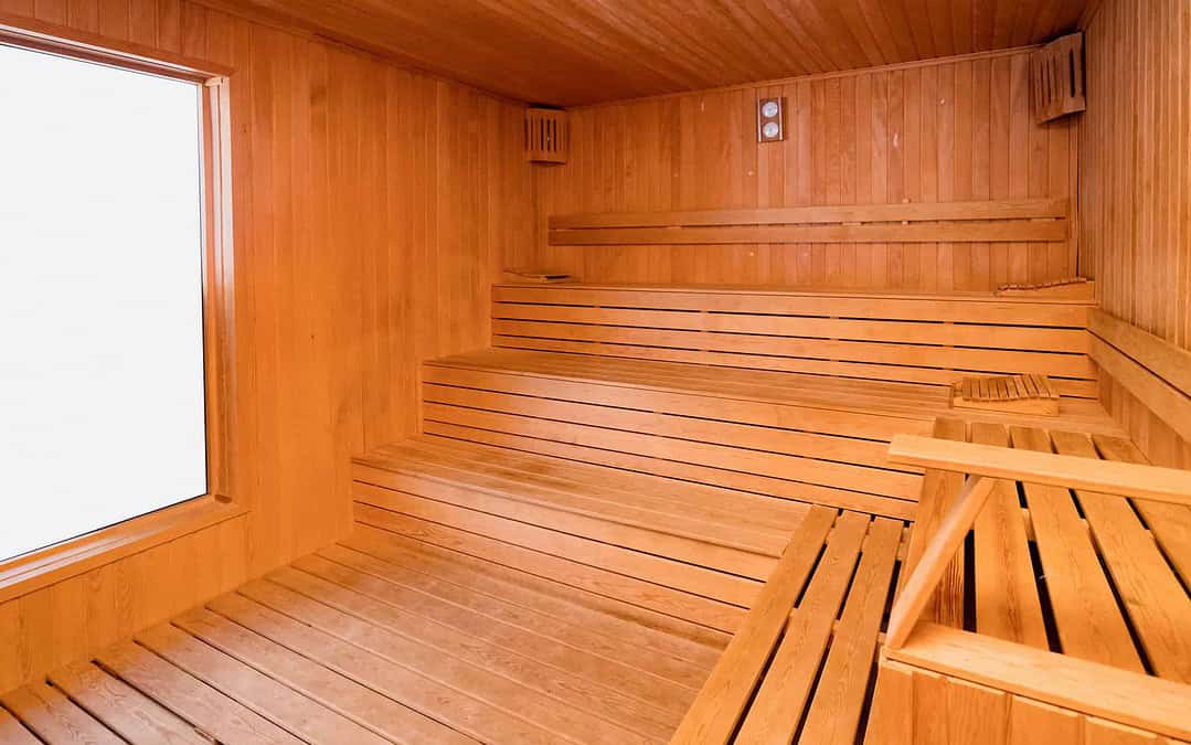 Imagem de sauna para ilustrar o texto sobre mitos e verdades sobre saunas do blog da Soma Urbanismo.