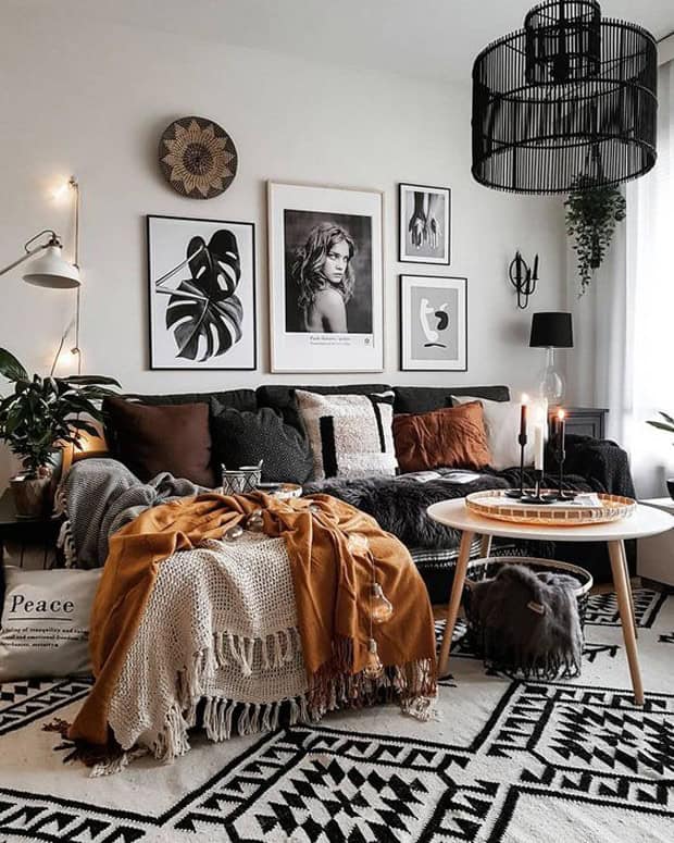 Foto de uma sala com decoração de inverno para ilustrar o texto sobre o que fazer no inverno do blog da Soma Urbanismo.