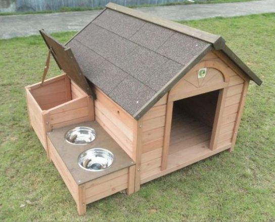 Foto de uma casinha feita de palete para cachorro para ilustrar o texto do blog da Soma Urbanismo. 