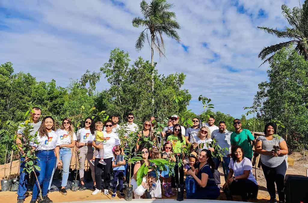 Registro de ação em comemoração a Semana do Meio Ambiente, onde a Soma Urbanismo plantou 60 mudas de árvores no Residencial Jacuí III, um dos empreendimentos da loteadora, em São Mateus, no Norte do Espírito Santo. 