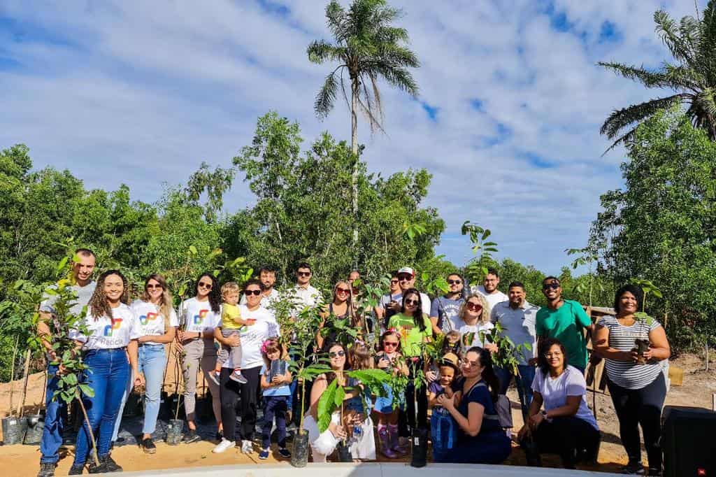 Registro de ação em comemoração a Semana do Meio Ambiente, onde a Soma Urbanismo plantou 60 mudas de árvores no Residencial Jacuí III, um dos empreendimentos da loteadora, em São Mateus, no Norte do Espírito Santo. 