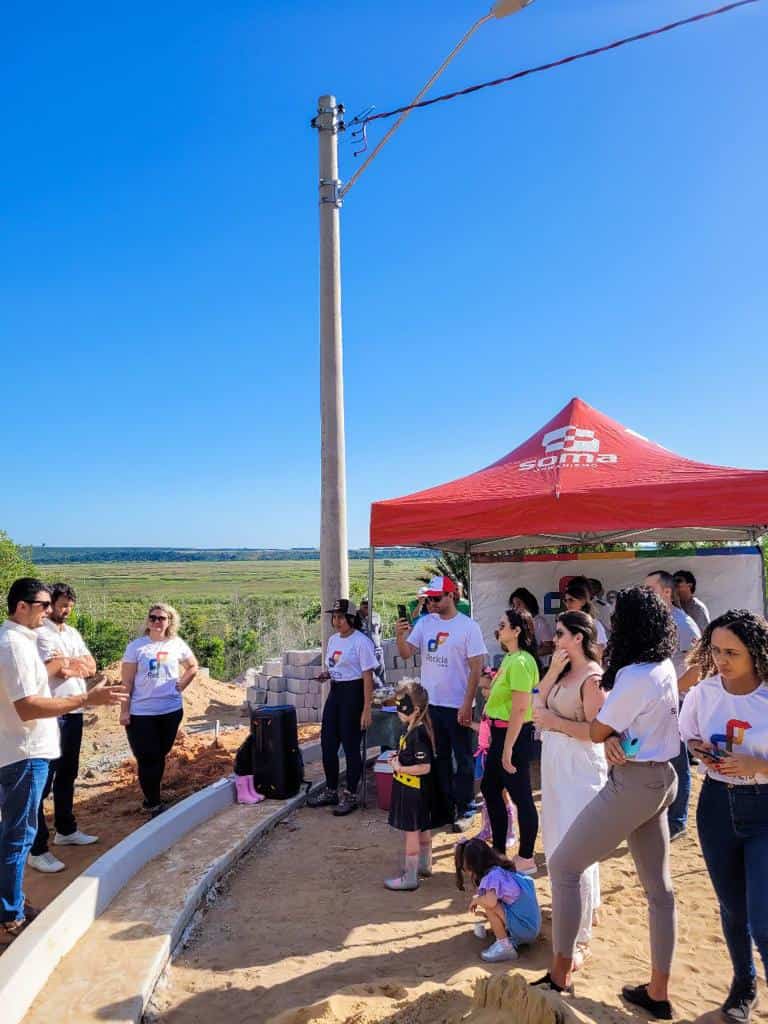 Registro de ação em comemoração a Semana do Meio Ambiente, onde a Soma Urbanismo plantou 60 mudas de árvores no Residencial Jacuí III, um dos empreendimentos da loteadora, em São Mateus, no Norte do Espírito Santo. 