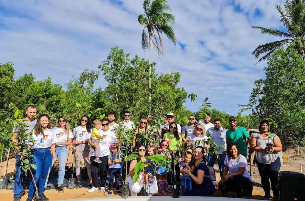 Registro de ação em comemoração a Semana do Meio Ambiente, onde a Soma Urbanismo plantou 60 mudas de árvores no Residencial Jacuí III, um dos empreendimentos da loteadora, em São Mateus, no Norte do Espírito Santo. 