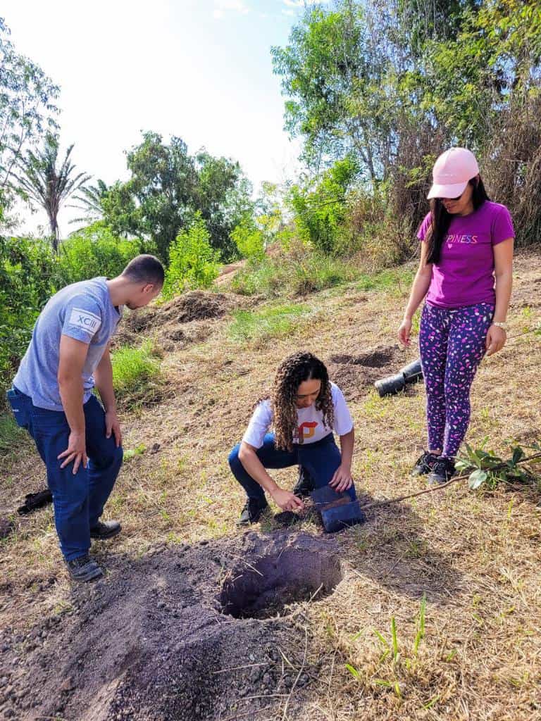 Registro de ação em comemoração a Semana do Meio Ambiente, onde a Soma Urbanismo plantou 60 mudas de árvores no Residencial Jacuí III, um dos empreendimentos da loteadora, em São Mateus, no Norte do Espírito Santo. 