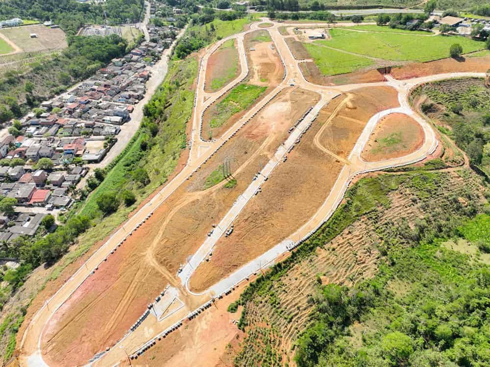 Vista aérea das obras do Residencial Soma Belavitta, em Aracruz.