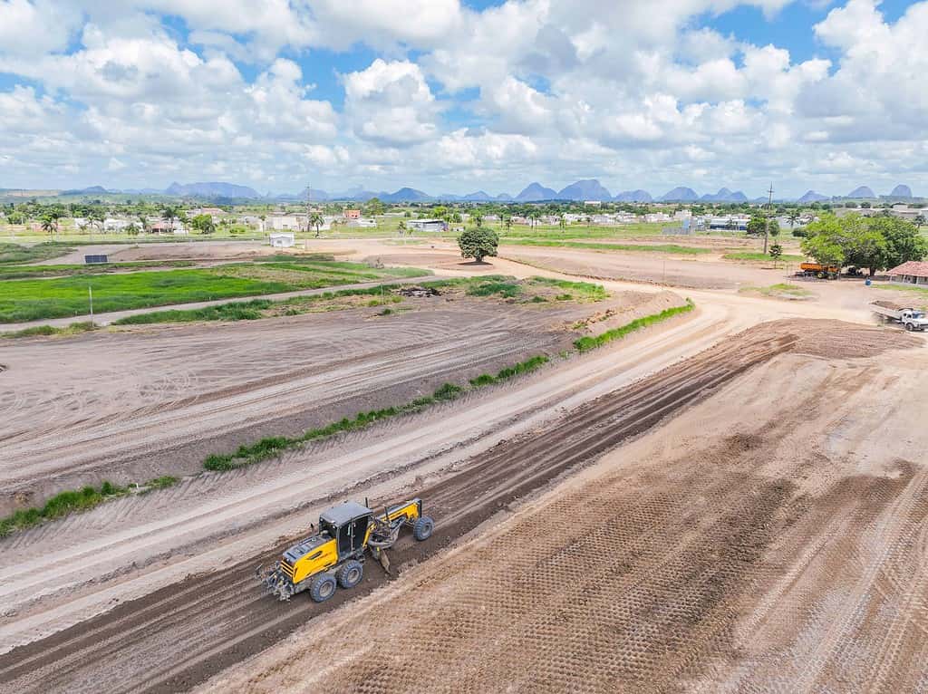 Imagem aérea de obras do Residencial Reserva Privilege, em Nova Venécia. 