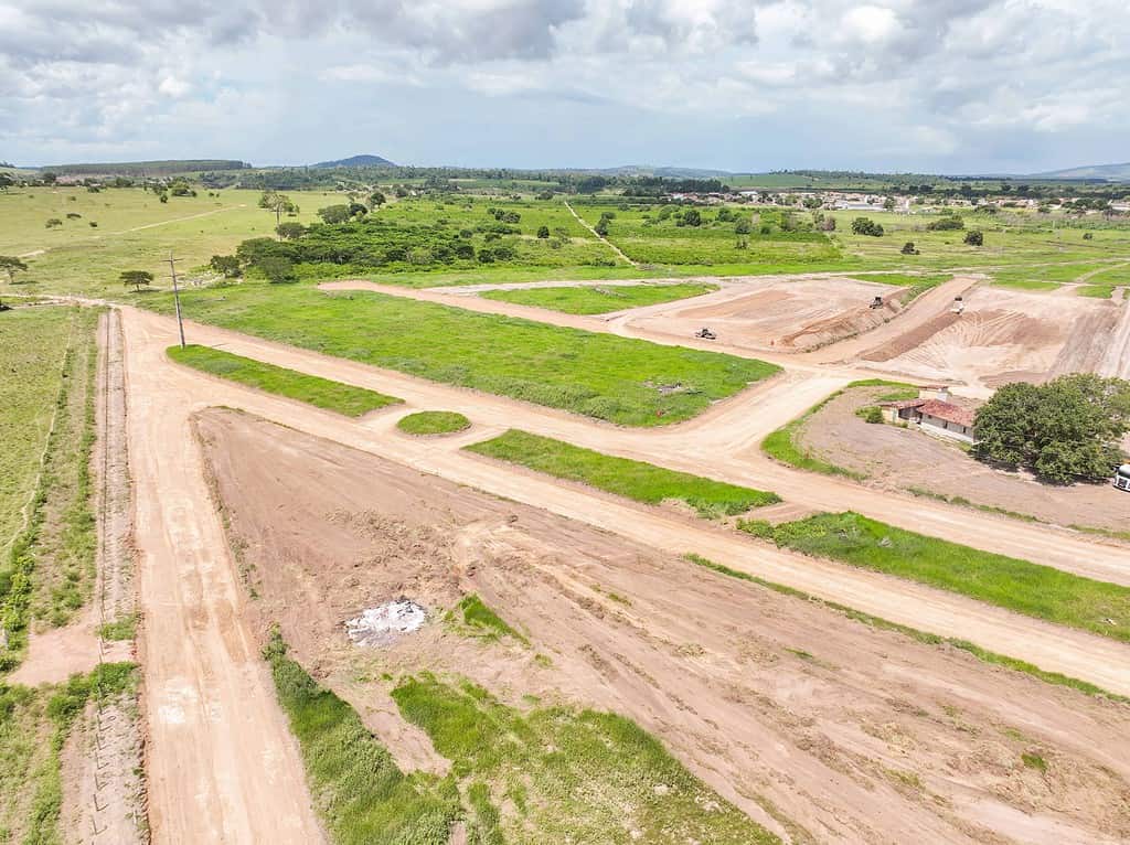 Imagem aérea de obras do Residencial Reserva Privilege, em Nova Venécia. 