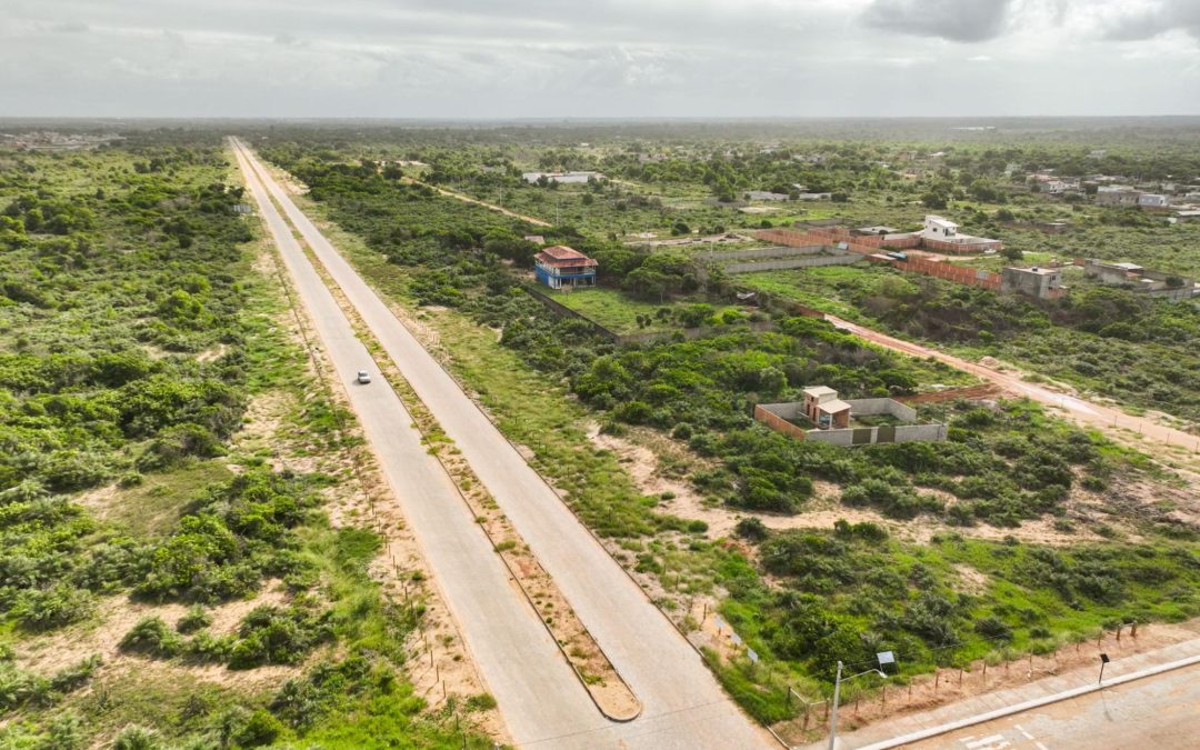 Imagem aérea do lado Norte de Guriri, onde a Soma Urbanismo lança novos lotes comerciais.