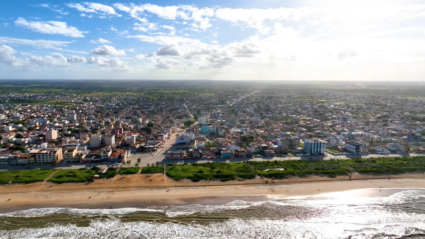 Imagem aérea do litoral Norte do Espírito Santo.